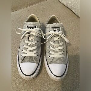 Light grey Women’s all star converse shoes